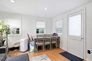 215 Eddy St, Springfield, MA 01104 - Photo 8