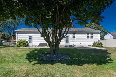 17 Pickering Street, Chicopee, MA 01013 - Photo 8