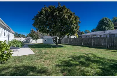 17 Pickering Street, Chicopee, MA 01013 - Photo 10
