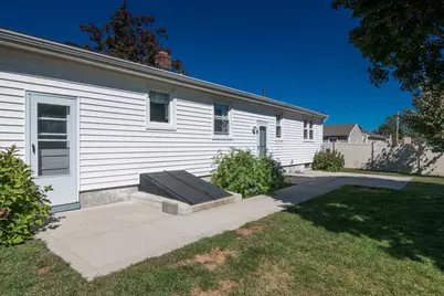 17 Pickering Street, Chicopee, MA 01013 - Photo 6