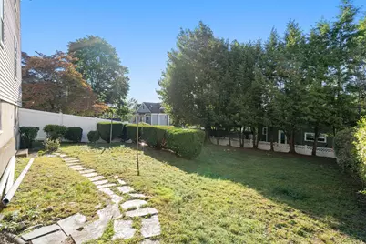 138 Forest St, Watertown, MA 02472 - Photo 12
