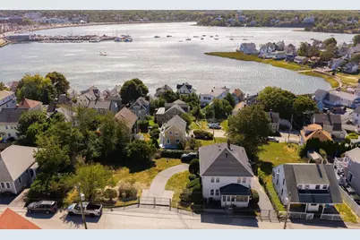 28 Roosevelt Ave, Hull, MA 02045 - Photo 1