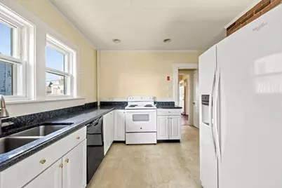 28 Roosevelt Ave, Hull, MA 02045 - Photo 8