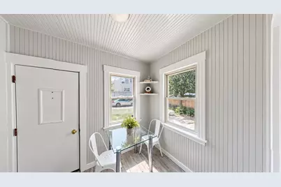 836 Canterbury St. #1R, Boston, MA 02131 - Photo 8