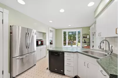 98 Bellevue Ave, Springfield, MA 01108 - Photo 18