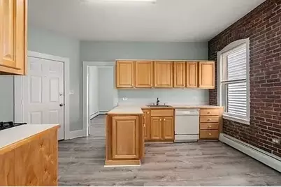 100 4th Av 100 4th Ave #3, Lowell, MA 01854 - Photo 1