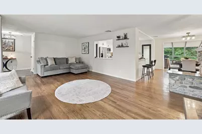17 Oakridge St, Ludlow, MA 01056 - Photo 8