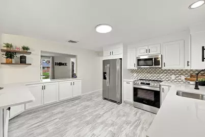 17 Oakridge St, Ludlow, MA 01056 - Photo 6
