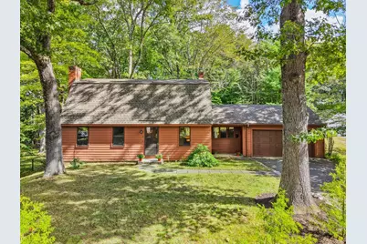 8 Ethelyn Cir, Maynard, MA 01754 - Photo 2