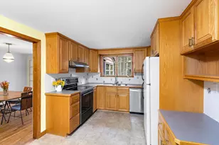 8 Ethelyn Cir, Maynard, MA 01754 - Photo 10
