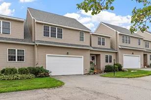 131 Ariel Cir, Sutton, MA 01590 - Photo 2