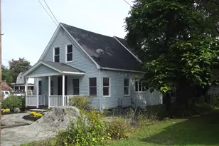 27 Elizabeth St, Lunenburg, MA 01462 - Photo 1
