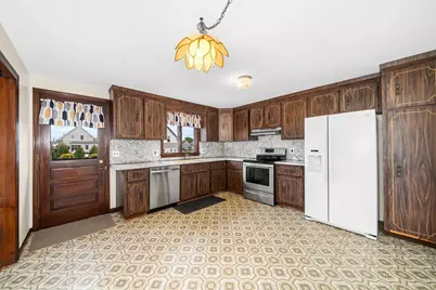 32 Robert Rd, Revere, MA 02151 - Photo 14