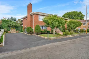 32 Robert Rd, Revere, MA 02151 - Photo 2