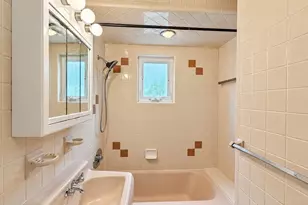 51 Dearborn St, Medford, MA 02155 - Photo 10