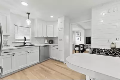 861 Pleasant St, Attleboro, MA 02703 - Photo 2