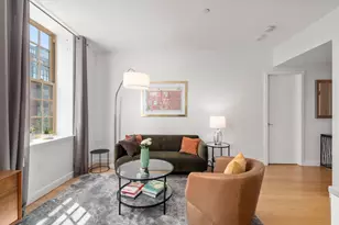 7 Warren Ave, Boston, MA 02116 - Photo 1