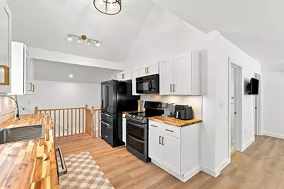 204 River Dr, Hadley, MA 01035 - Photo 4