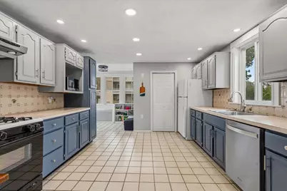 5 Mooney Avenue, Salem, MA 01970 - Photo 12