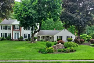 14 Huntingdon Rd, Lynnfield, MA 01940 - Photo 1