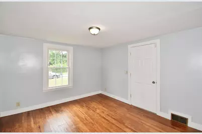 67 Temby St, Springfield, MA 01119 - Photo 8