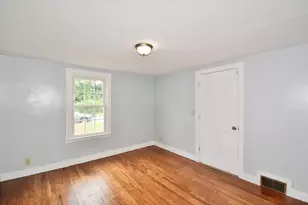 67 Temby St, Springfield, MA 01119 - Photo 8