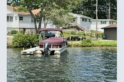 60 Wakefield Ave Webster Lake, Webster, MA 01570 - Photo 16