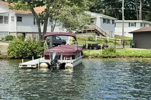 60 Wakefield Ave Webster Lake, Webster, MA 01570 - Photo 16