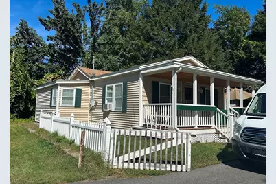 31 Tilton Street, Lowell, MA 01850 - Photo 2