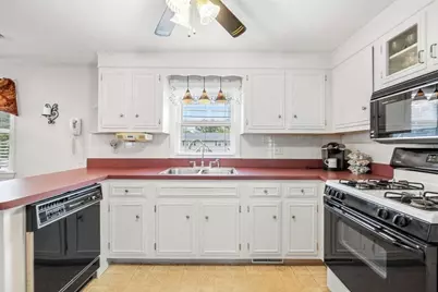 741 Varnum Ave, Lowell, MA 01854 - Photo 8