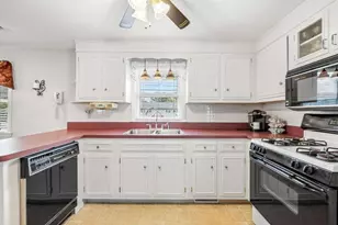 741 Varnum Ave, Lowell, MA 01854 - Photo 8