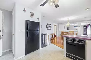 741 Varnum Ave, Lowell, MA 01854 - Photo 10