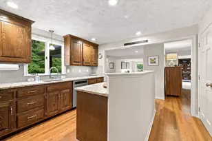 52 W Elm St, Hopkinton, MA 01748 - Photo 6