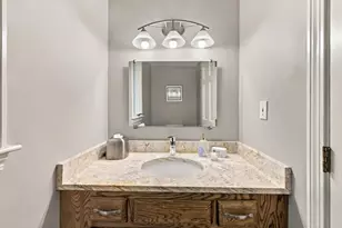 52 W Elm St, Hopkinton, MA 01748 - Photo 16