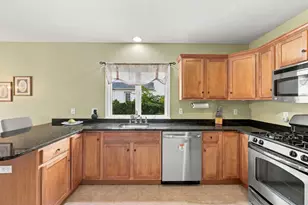 117 Ingell St, Taunton, MA 02780 - Photo 10