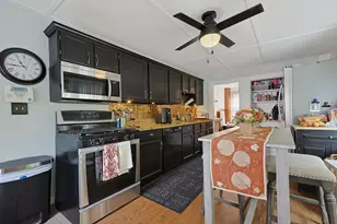 81 Pleasant St, Franklin, MA 02038 - Photo 4