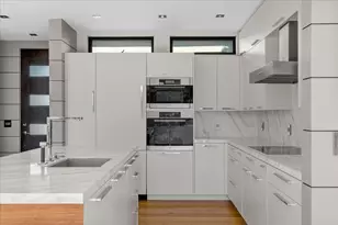 201R Savin Hill Ave, Boston, MA 02125 - Photo 8