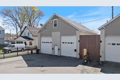 33 Garfield St, Lawrence, MA 01843 - Photo 1