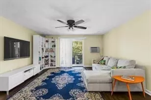 60 Greentree Ln, Weymouth, MA 02190 - Photo 2