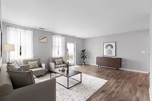 19 Paris St, Medford, MA 02155 - Photo 8