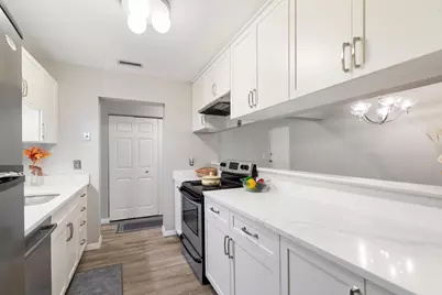 19 Paris St #203, Medford, MA 02155 - Photo 2