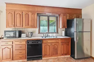 185 Redfern Dr, Longmeadow, MA 01106 - Photo 10