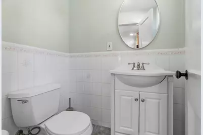 31 Zeller St, Boston, MA 02131 - Photo 16