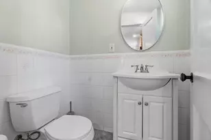 31 Zeller St, Boston, MA 02131 - Photo 16