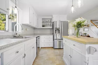 27 Pickering Street, Danvers, MA 01923 - Photo 2