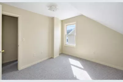 64 Tremont St, Fall River, MA 02720 - Photo 20