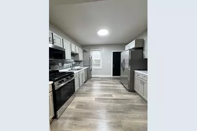 39 Oakwood St #1, Boston, MA 02124 - Photo 4