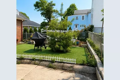 18 Pierce St, Malden, MA 02148 - Photo 2