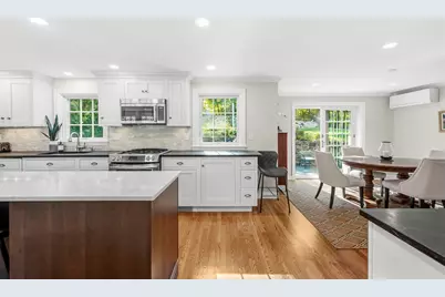 37 Century Ln, Milton, MA 02186 - Photo 2