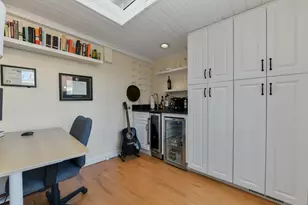 6 Grove St, Boston, MA 02114 - Photo 12